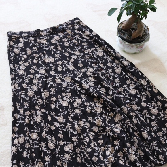 Express | Vintage Black Floral Wrap Skirt - Picture 5 of 5